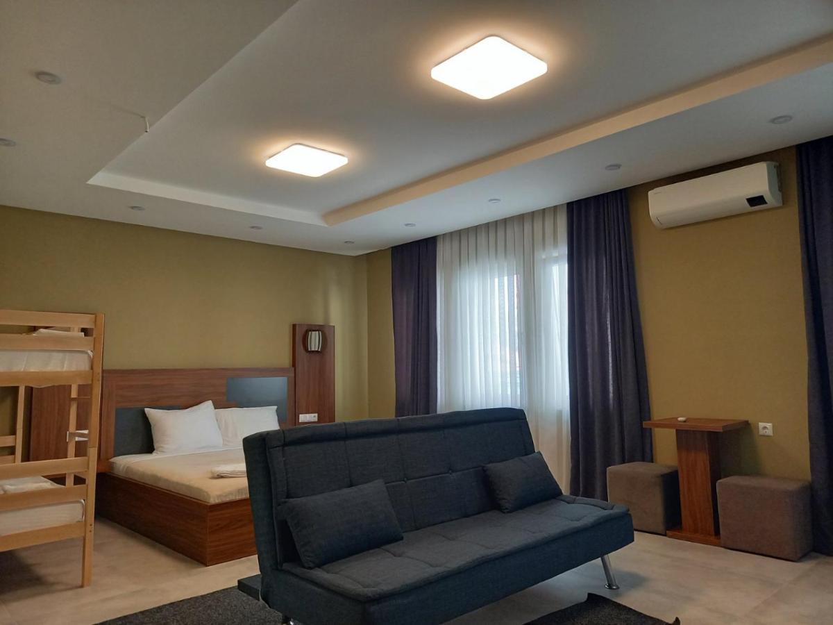 Hotel Centrum Kosovska Mitrovica Exterior photo