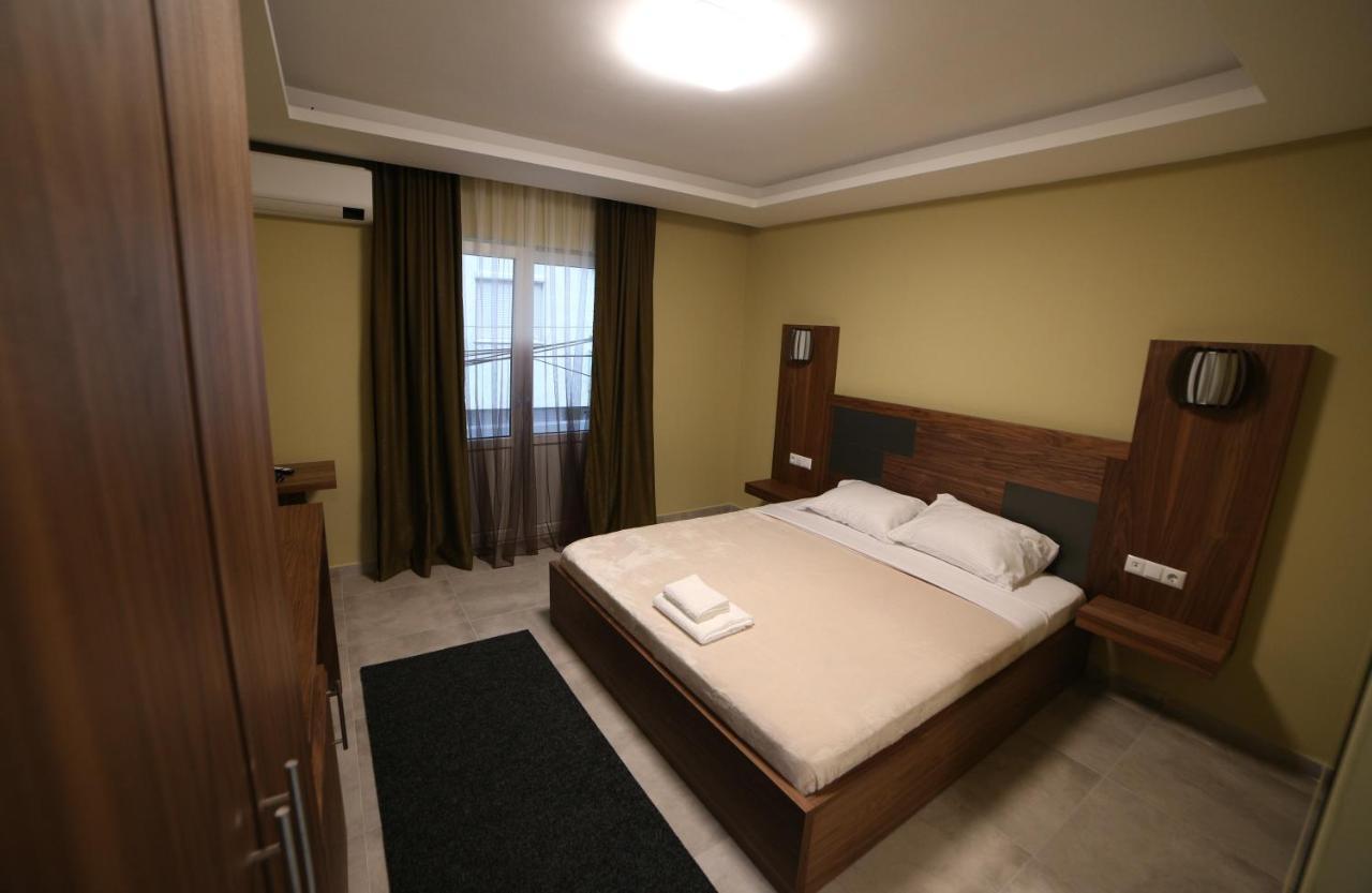 Hotel Centrum Kosovska Mitrovica Exterior photo